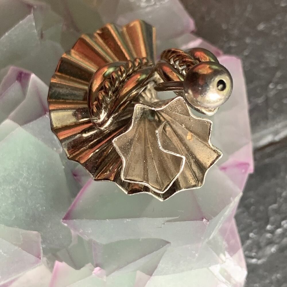 Vintage Fan-shaped Brooch, in Silver tone, Unmarked - Picture 2 of 3
